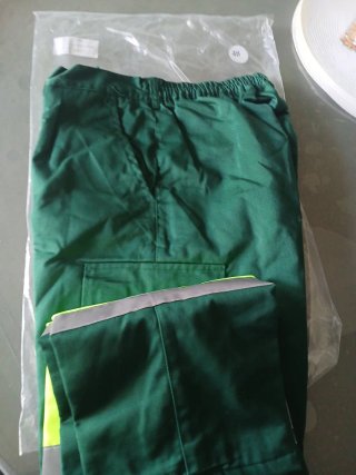 Pantalón de trabajo verde talla 48