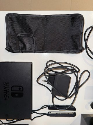 Lote Nintendo Switch + Juegos + Accesorios