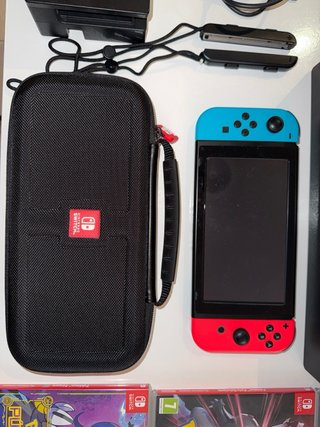 Lote Nintendo Switch + Juegos + Accesorios
