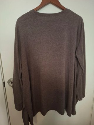 Camiseta BOSKE marrón con cisnes brillantes