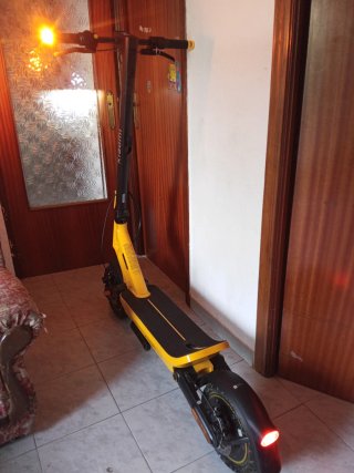 Xiaomi Electric Scooter 6 Ultra Amarillo