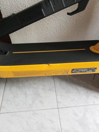 Xiaomi Electric Scooter 6 Ultra Amarillo