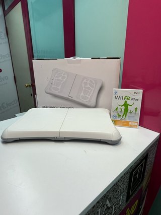 Videojuego Wii Fit Plus + Tabla
