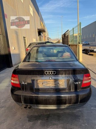PARAGOLPES TRASERO Audi A4 Berlina (B5)