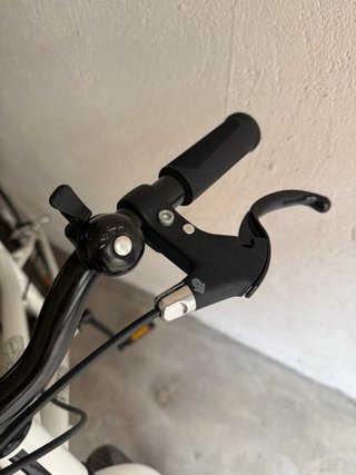 Bici Riverside blanca y negra