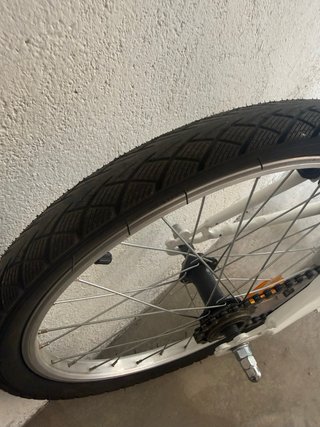 Bici Riverside blanca y negra