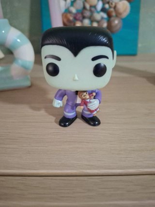 Funko Pop Vampiro con Muñeco. Sin caja