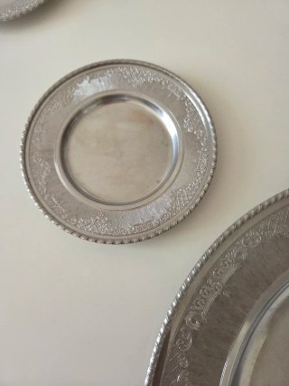 Juego 4 bajo platos y panera vintage