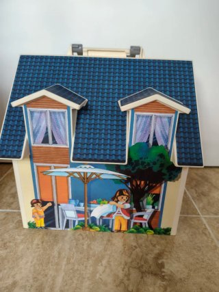 Casa Playmobil Dollhouse 70985 64 piezas