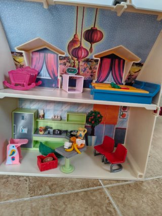 Casa Playmobil Dollhouse 70985 64 piezas