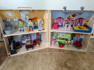 Casa Playmobil Dollhouse 70985 64 piezas