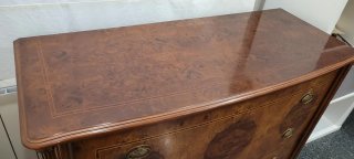 Cómoda de Madera Clásica