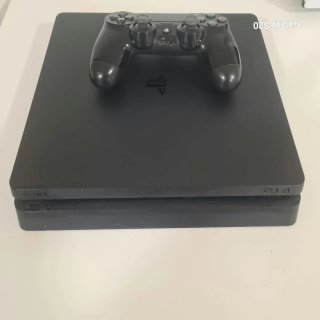 PlayStation 4 Slim Negra