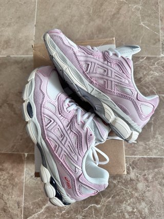 Asics rosas y blancas