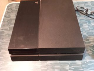 PS4 (PlayStation 4) Negra + Mando