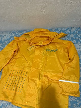 Chaqueta Impermeable Glovo Amarilla