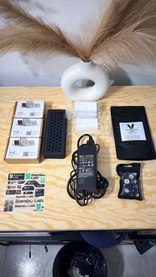 Bambu Lab P2S + muchos accesorios y filamento.