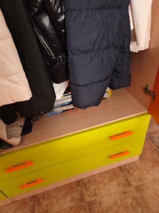 Armarios, mesita y sinfonier