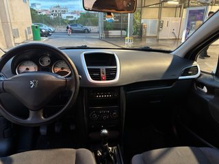 Peugeot 207 2011
