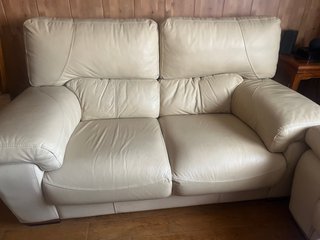 Sofás de piel. Precio por los dos
