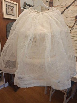 Ahuecador de Fallera para Niña. 84 cms de largo