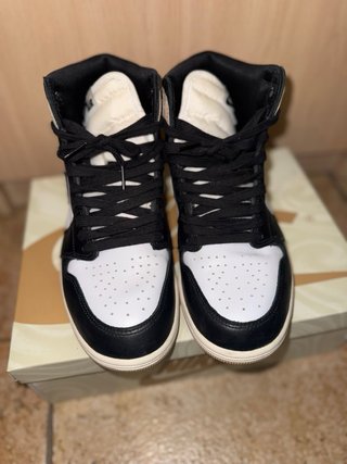 Nike Jordan 1 Retro High OG Latte