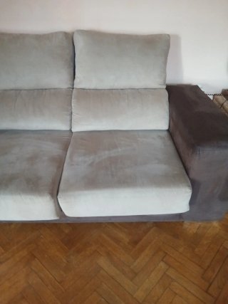Sofá chaise longue beige y marrón en Cáceres