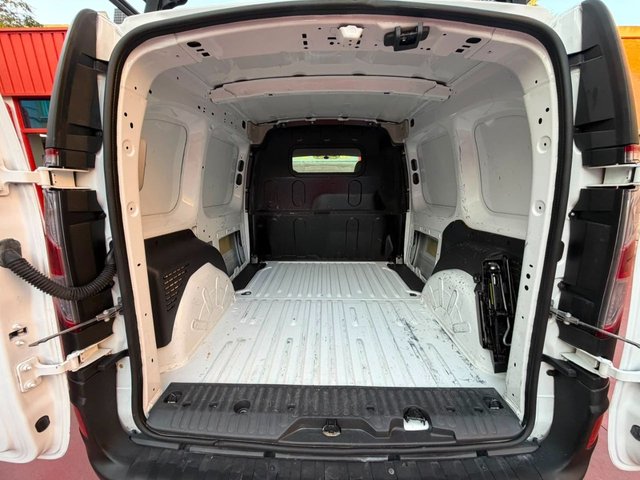RENAULT Kangoo Furgon Compact dCi 55 kW 75 CV