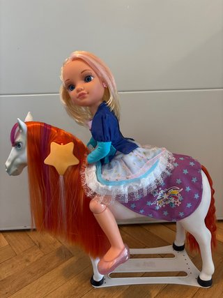 Nancy Articulada con Caballo Fantasía