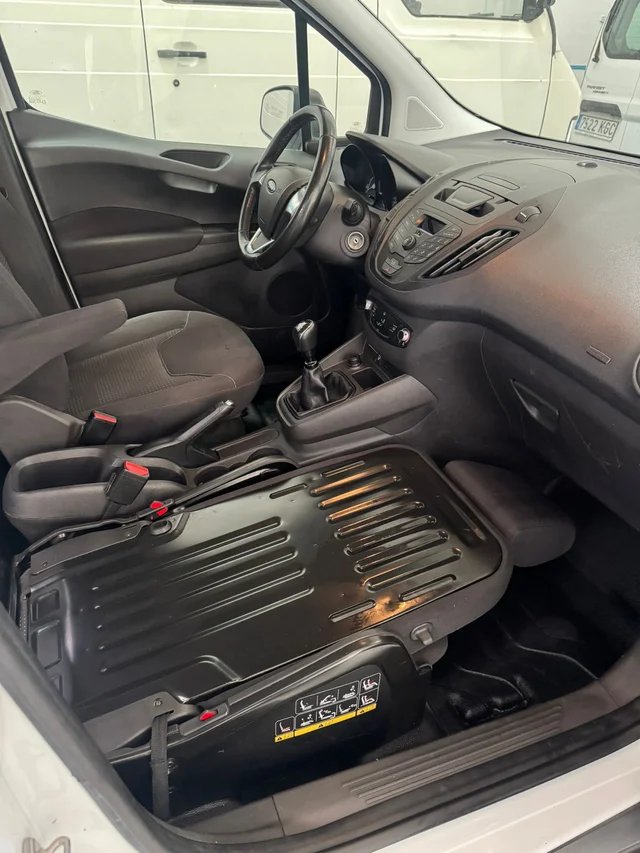 33500 kms! Ford Transit Courier