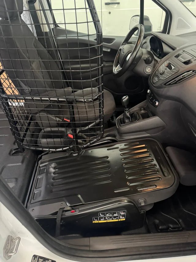 33500 kms! Ford Transit Courier