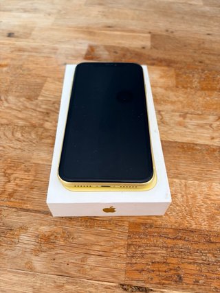 iPhone 11 Amarillo 256GB
