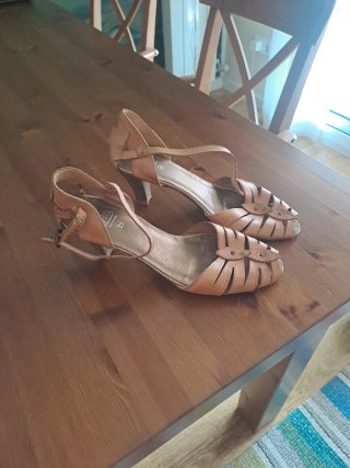 Zapatos de Piel Marrón Sofía Talla 39