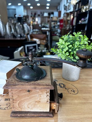 Molinillo de café antiguo de madera ELMA