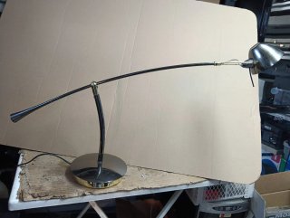 Venta en persona Lámpara de escritorio metálica