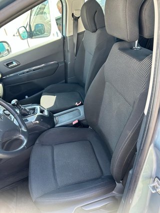 Peugeot 5008 2010 1.6 HDI