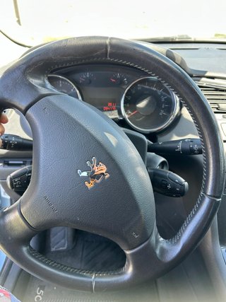 Peugeot 5008 2010 1.6 HDI