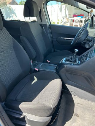 Peugeot 5008 2010 1.6 HDI