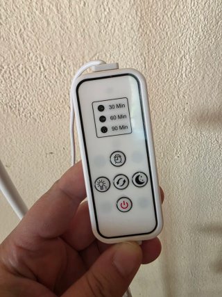 Lámpara de pie minimalista blanca para lectura