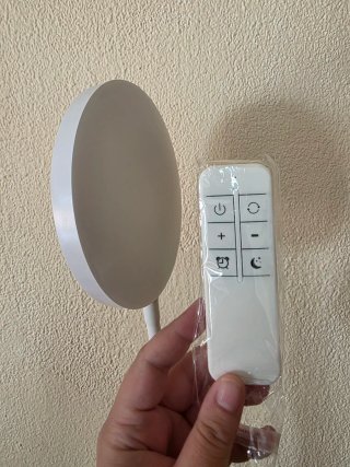 Lámpara de pie minimalista blanca para lectura