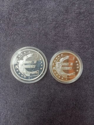 Monaco Lotto 2 Medaglie Euro 2002 in capsule FS.