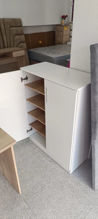 Guardaroba - contenitori - comodini - cassettiere - scrivanie