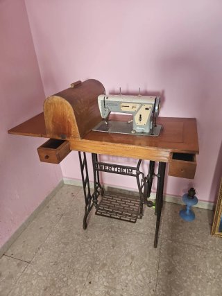 Máquina de coser Wertheim vintage