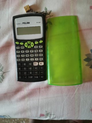 Calculadora Científica MILAN M 240
