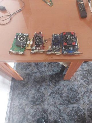Lote de 4 Tarjetas Gráficas