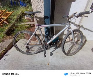 Bicicleta José González cuadro de Aluminio, sillín