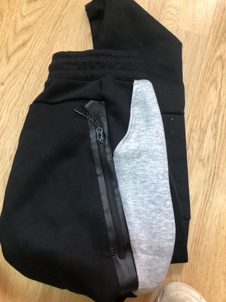 Conjunto Nike Tech Gris y Negro Talla M