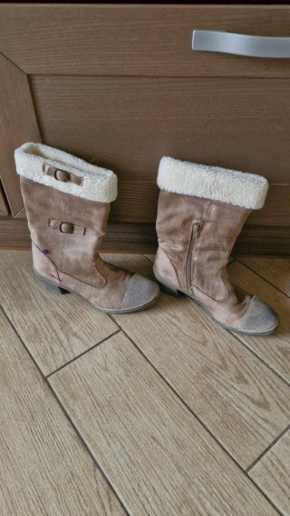 Stivali donna beige con interno in pelliccia