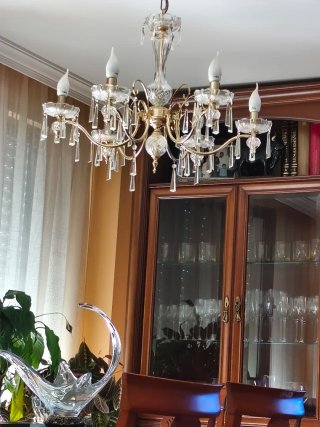 Lámpara de cristal dorada para comedor