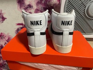 Zapatillas Nike Blancas y Negras